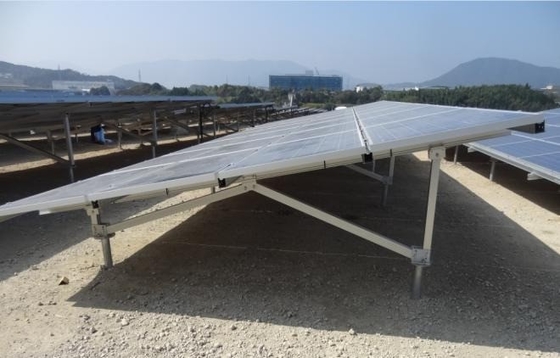Montaggio del pannello fotovoltaico supporto per pannello solare in acciaio C per installazione solare a terra