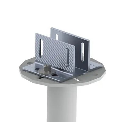 Installazione del pannello solare fotovoltaico in argento naturale