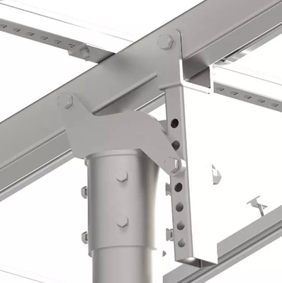 Installazione di pannelli solari fotovoltaici di carport con sistema di montaggio in alluminio con durata di 25 anni