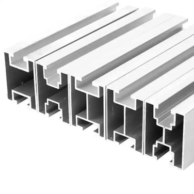 Righe in alluminio per l'installazione di pannelli solari fotovoltaici sul tetto