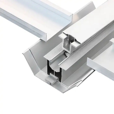 Righe in alluminio per l'installazione di pannelli solari fotovoltaici sul tetto