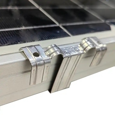Carico di neve 1.5KN/m2 Carico di vento 60M/s Kit di energia solare personalizzabile per il drenaggio dell'acqua